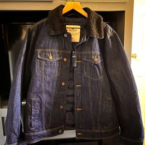 Jean Jacket Lined + Sherpa Collar | Hollister | Medium |